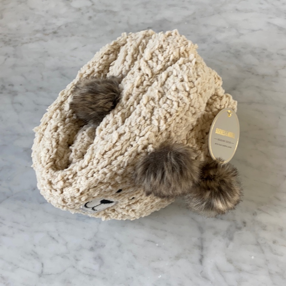 Fuzzy reading socks